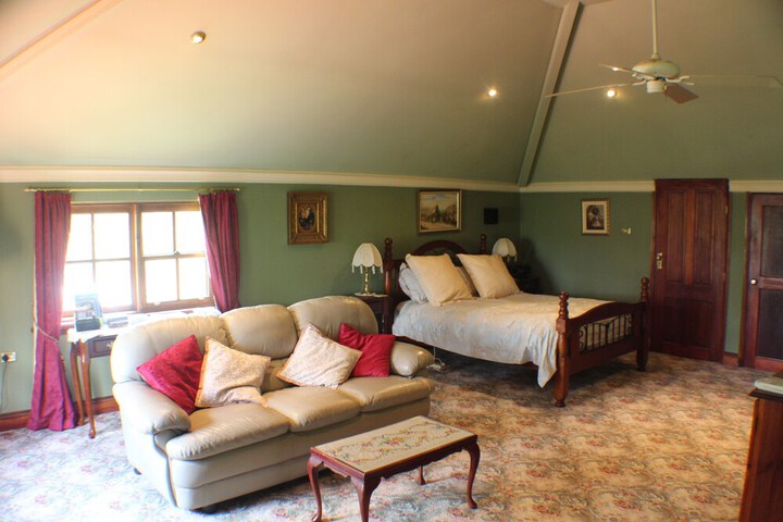 Room 5 of 44