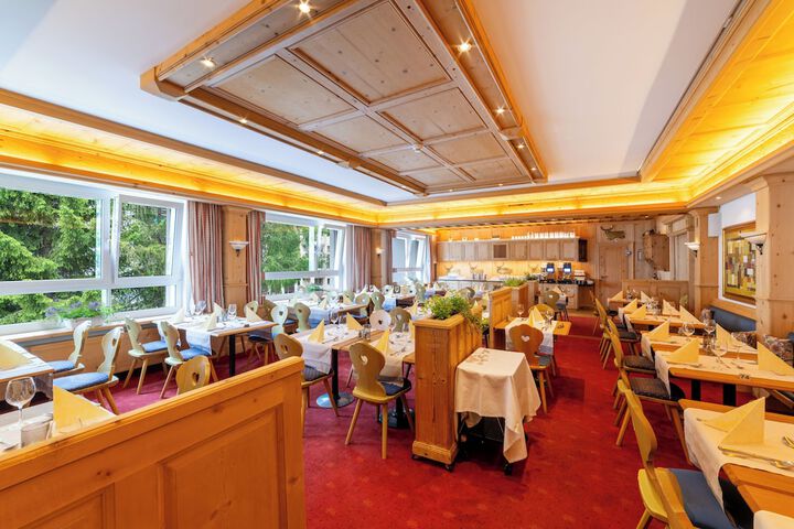 Dining 70 of 81