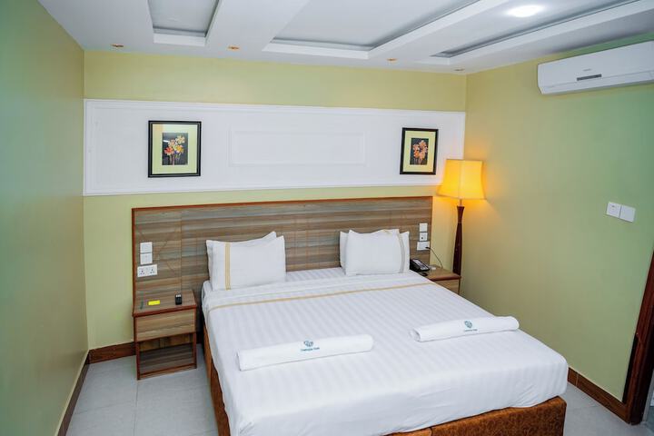 Room 30 of 121