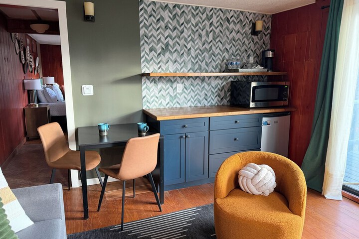 Room 47 of 82