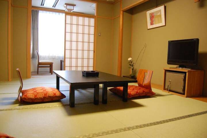 Room 6 of 21