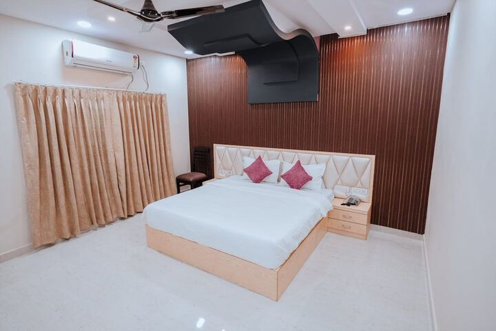 Room 7 of 17