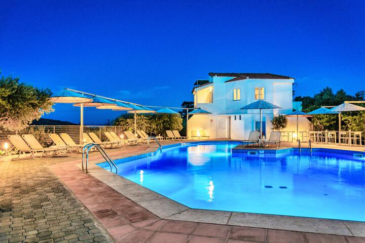 Hotel with Pool