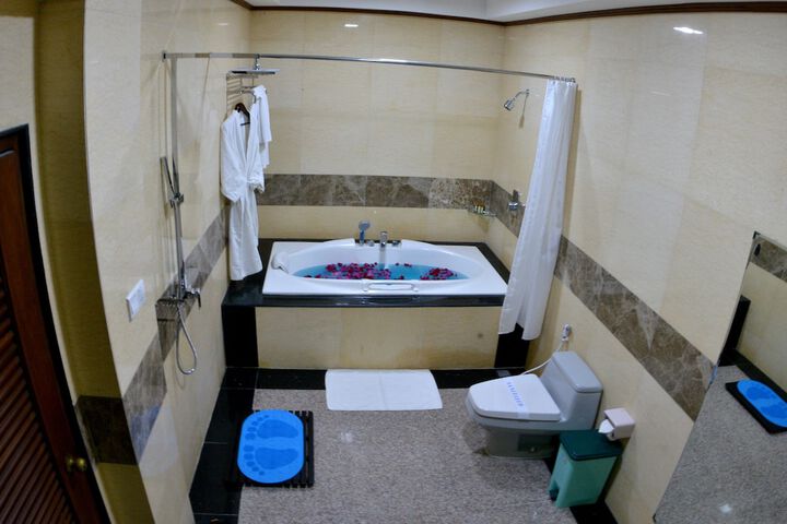 Room 15 of 35