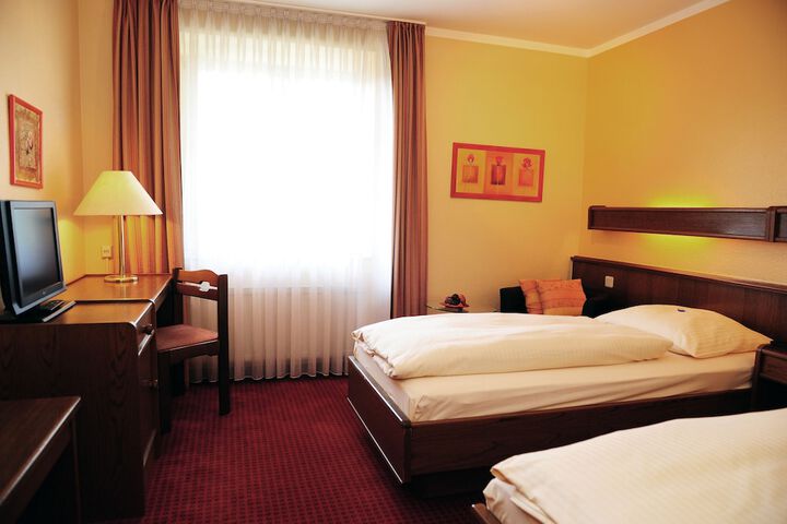 Room 5 of 31