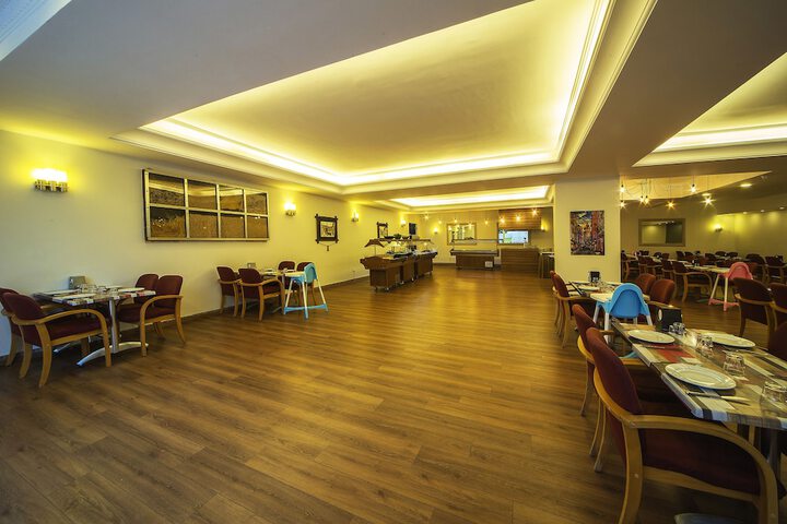 Dining Photos