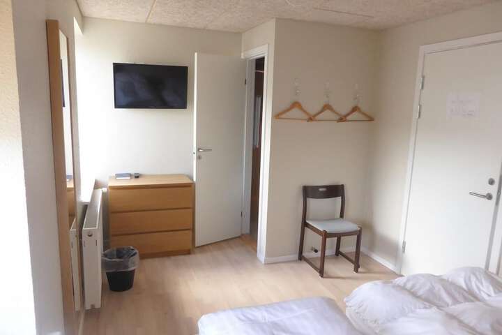 Room 6 of 31