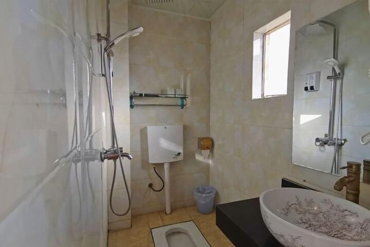 Room 54 of 75