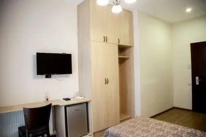 Room 5 of 27