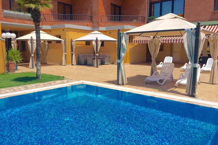 Pools & Facilities