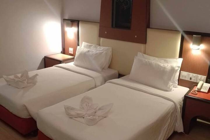 Room 4 of 43