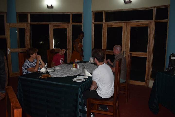 Dining 26 of 38