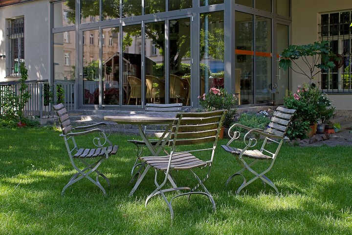 Hotel Exterior 23 of 27