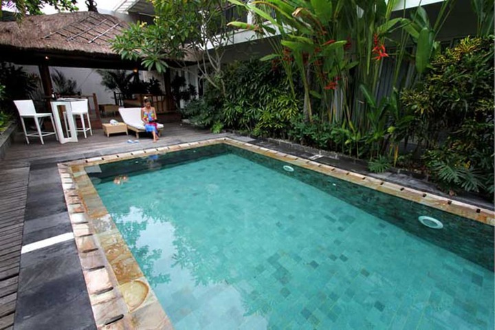 Pool Hotel