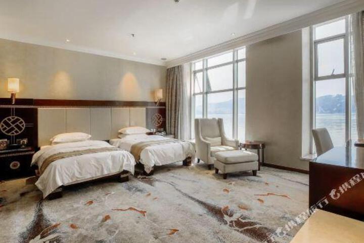 Fuzhou Mawei Haishang Mingzhu Hotel
