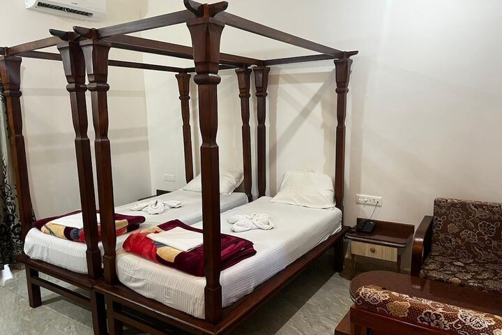 Room 10 of 22