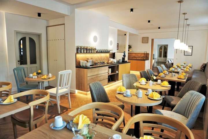 Breakfast/Coffee Service 46 of 70