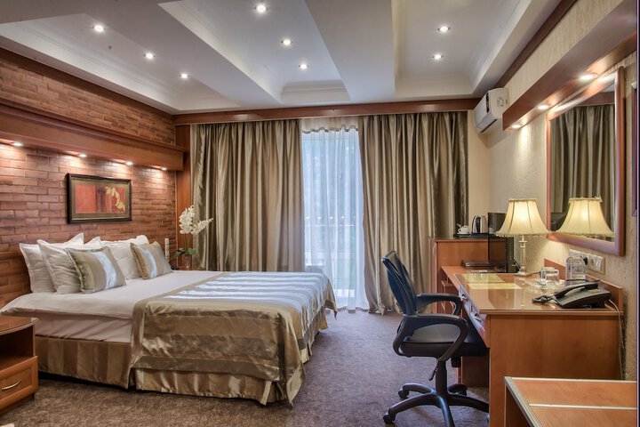 Room 26 of 112