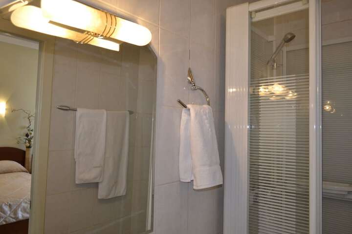 Room 34 of 50