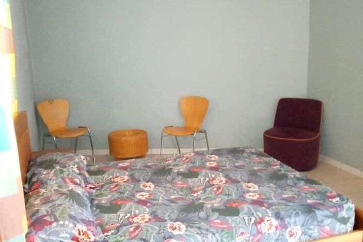 Room 4 of 20