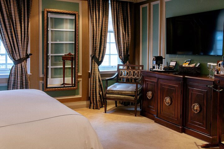 Room 7 of 61