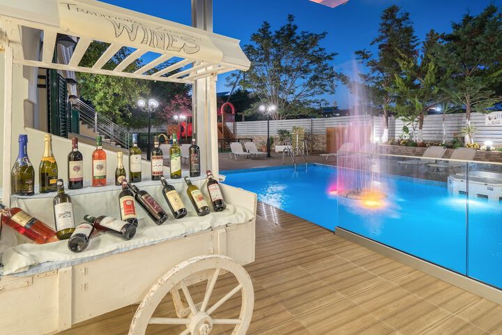 Hotel Pool