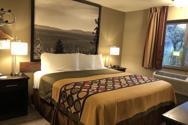 Room 6 of 19