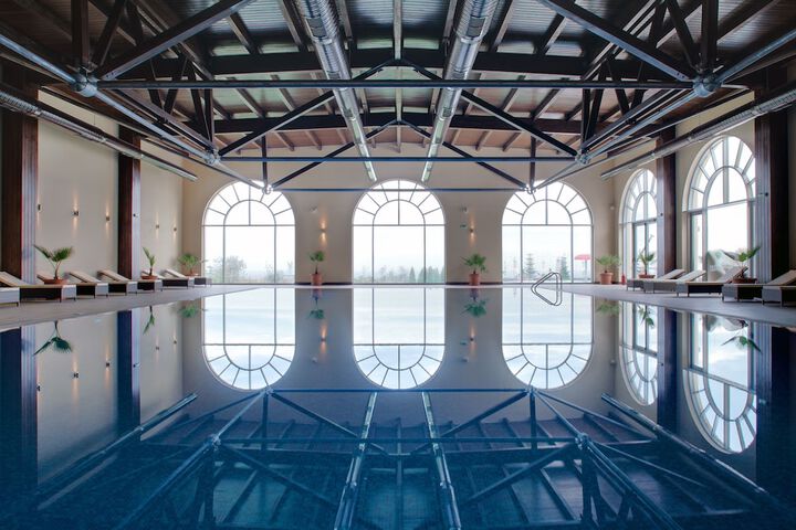 Hotel Pool
