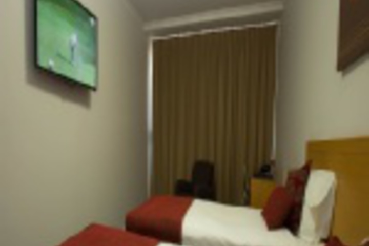 Room 120 of 204