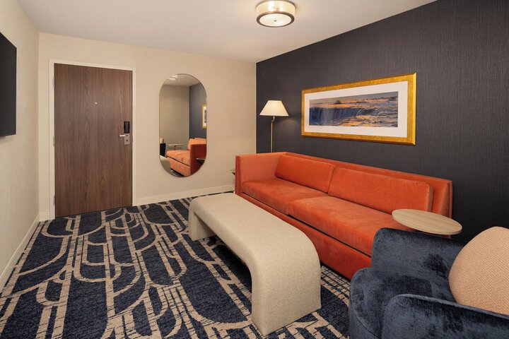 Room 33 of 67