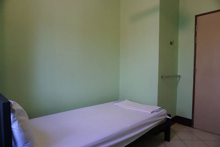 Room 14 of 49
