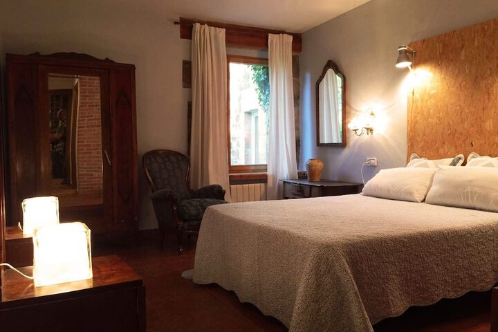 Room 4 of 66