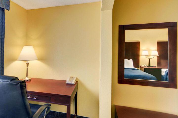 1 King Bed (7 of 9)