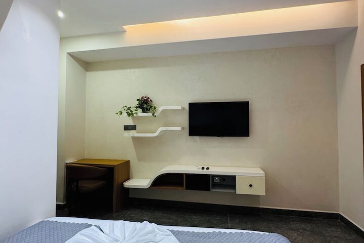 Room 9 of 59