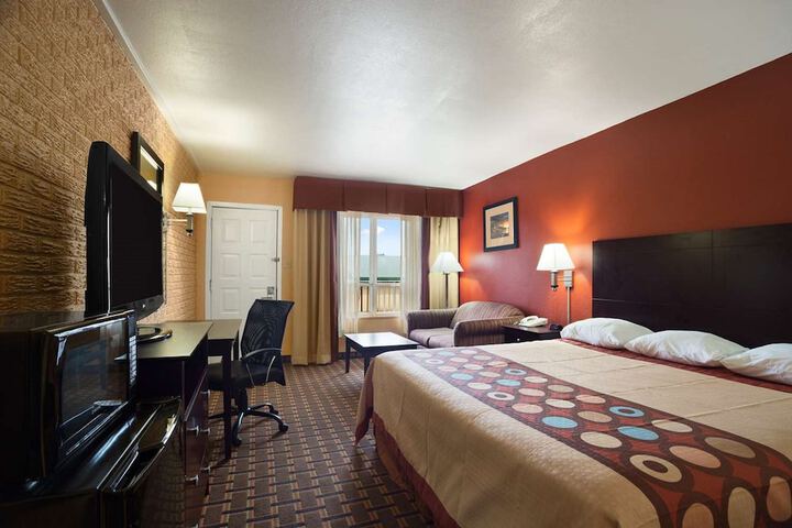 Room 3 of 34