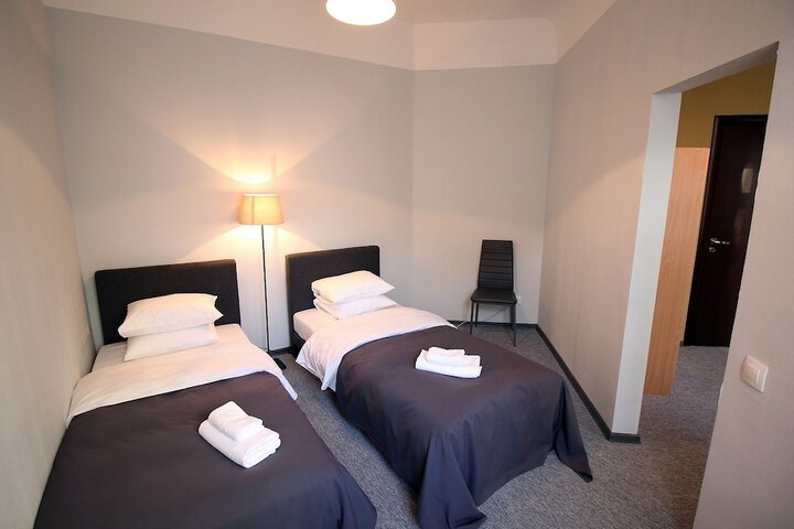 Room 9 of 46