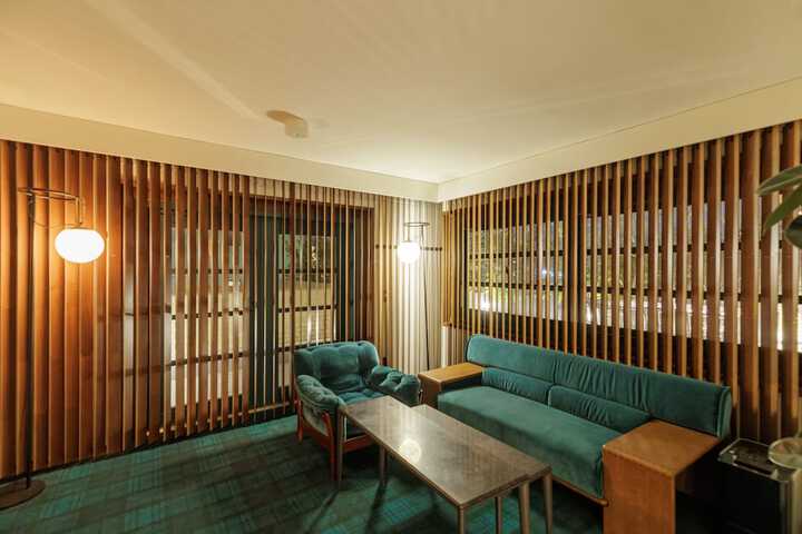 Room 26 of 106