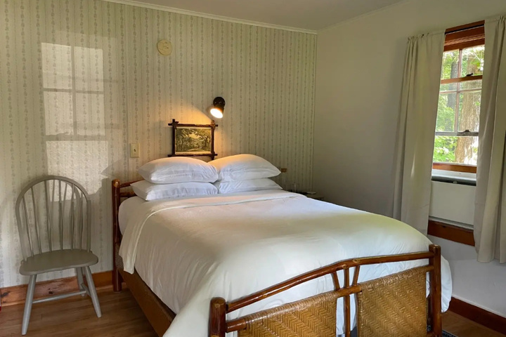 Room 3 of 12