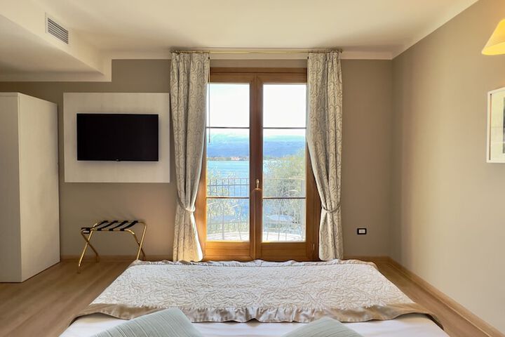 Room 14 of 86