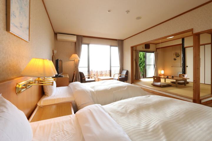 Room 13 of 44