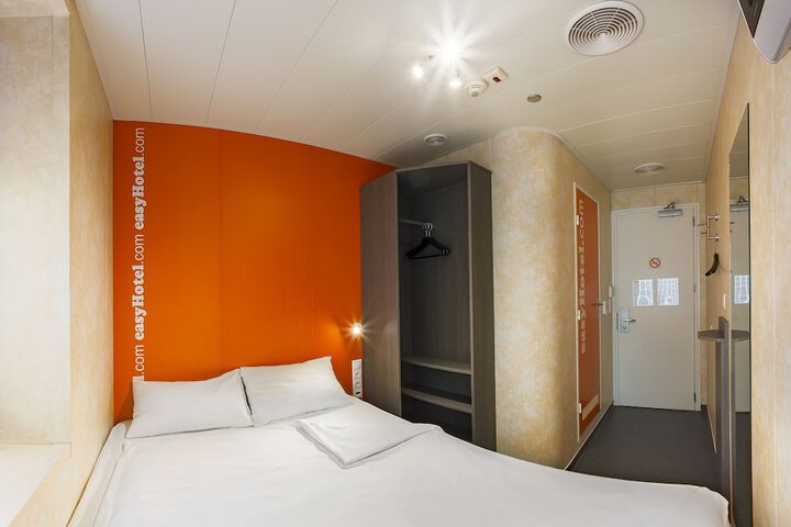 Room 16 of 57