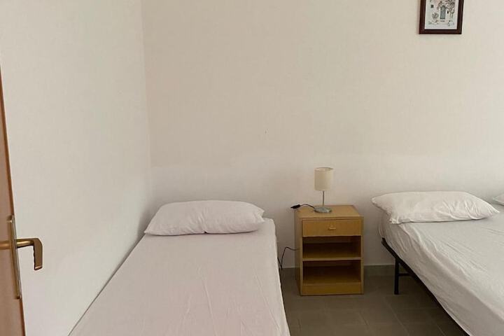 Room 12 of 43