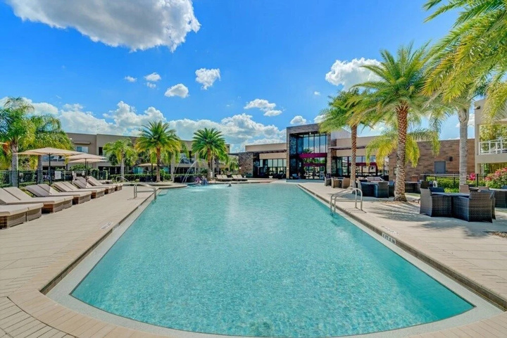 Pool 15 of 26