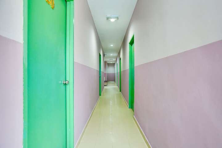 Ballroom/Hall 19 of 21
