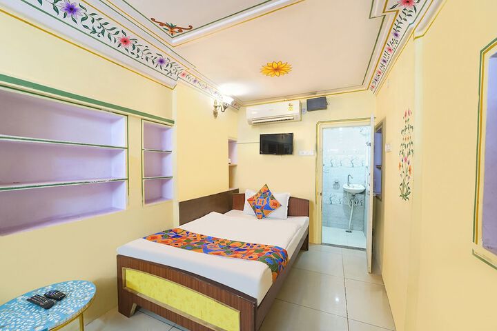 Room 28 of 41