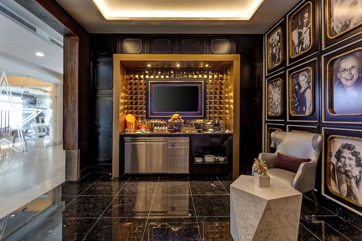 Hotel Interior 5 of 261