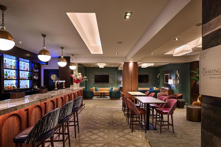 Lounge 95 of 114