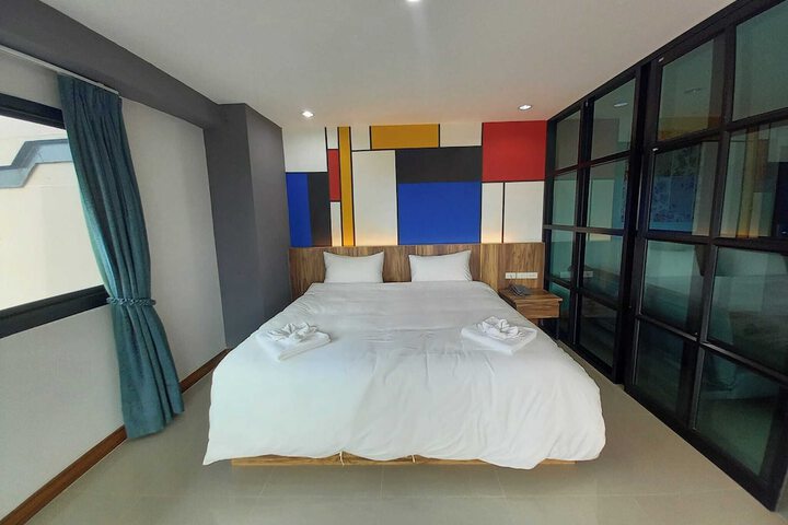 Room 10 of 24