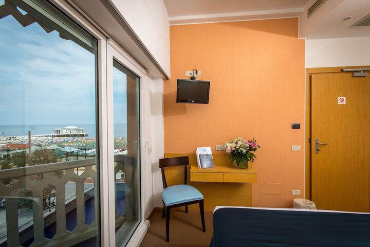 Room 12 of 31