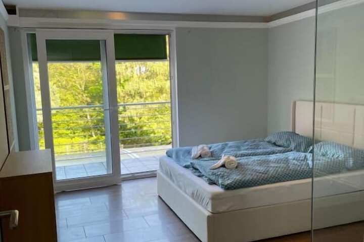 Room 6 of 20